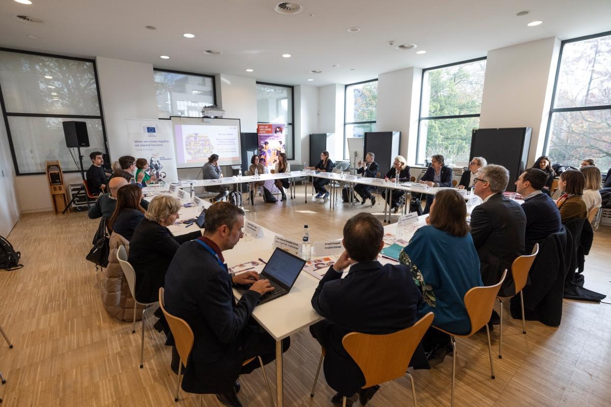 P-068413_00-09_02-HIGH-644520